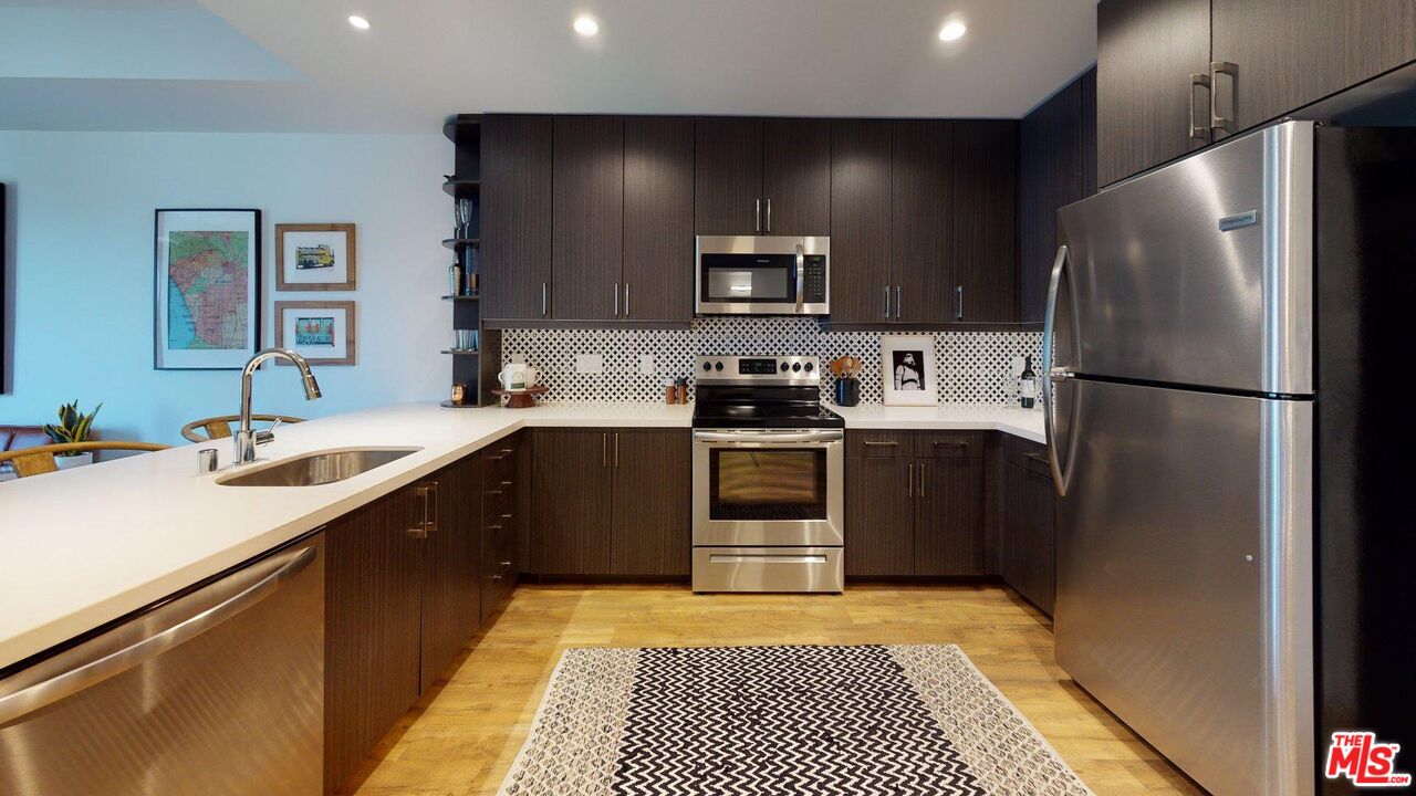 555 North Spring Street, Unit A515 Los Angeles, CA 90012 - Photo 3 of 6