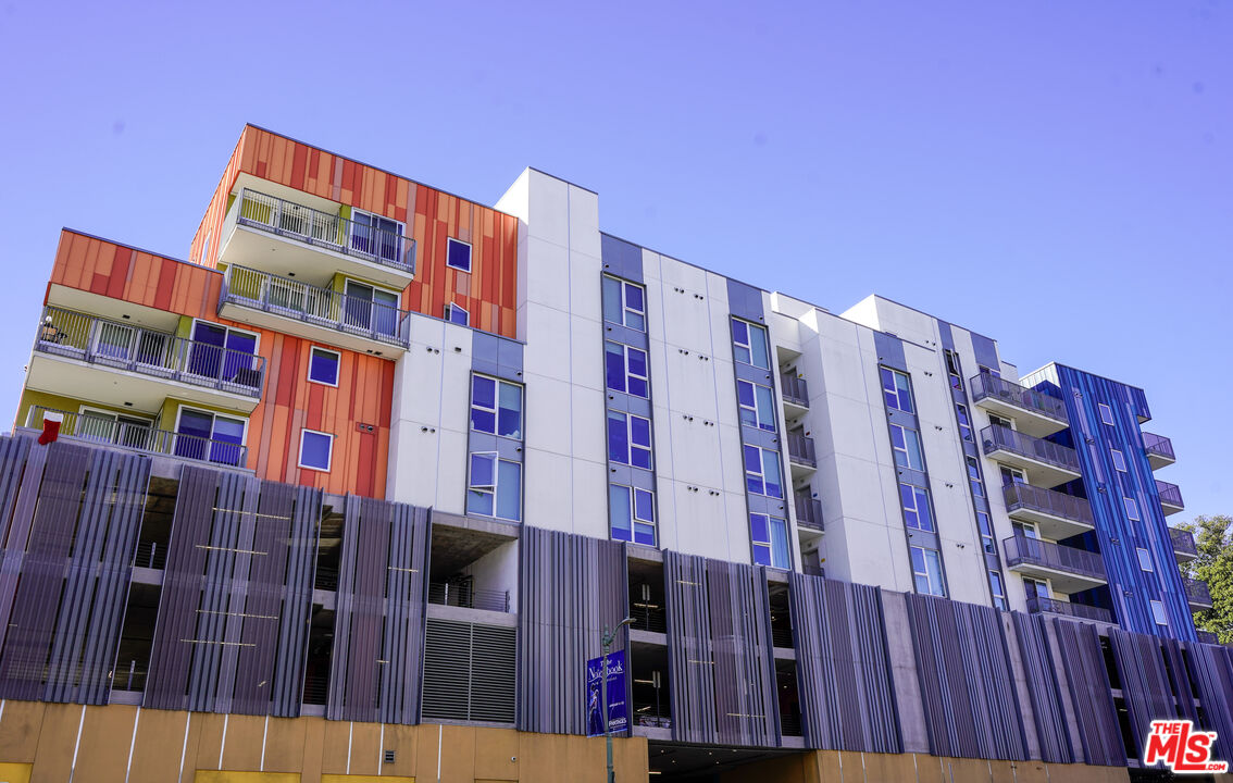 555 North Spring Street, Unit A515 Los Angeles, CA 90012 - Photo 5 of 6