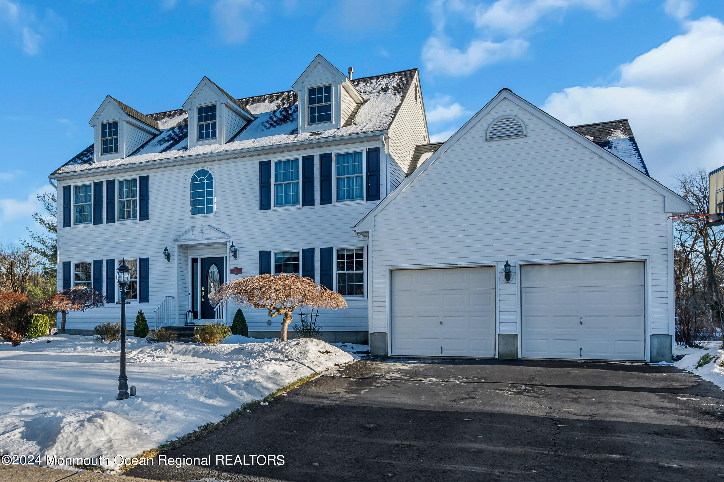63 West Shenendoah Road Howell, NJ 07731 - Photo 3 of 107 2 (1)
