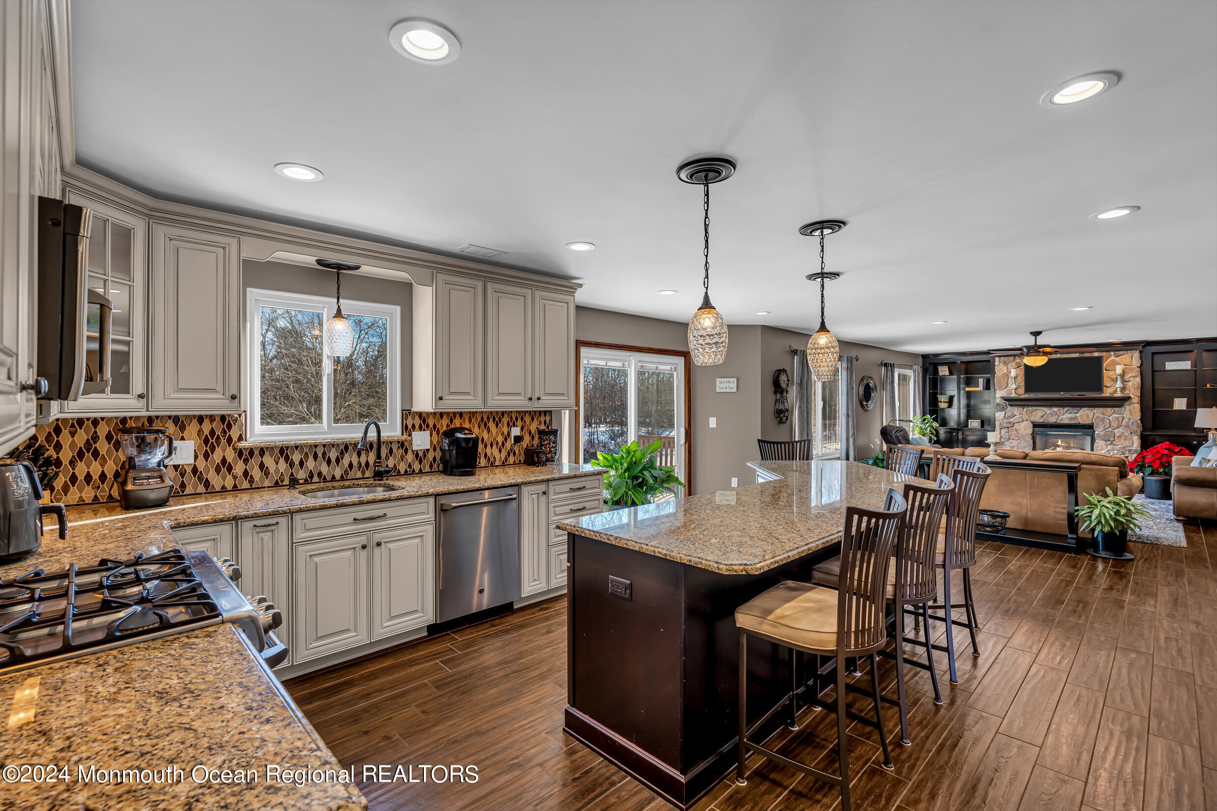 63 West Shenendoah Road Howell, NJ 07731 - Photo 35 of 107 5 (29)