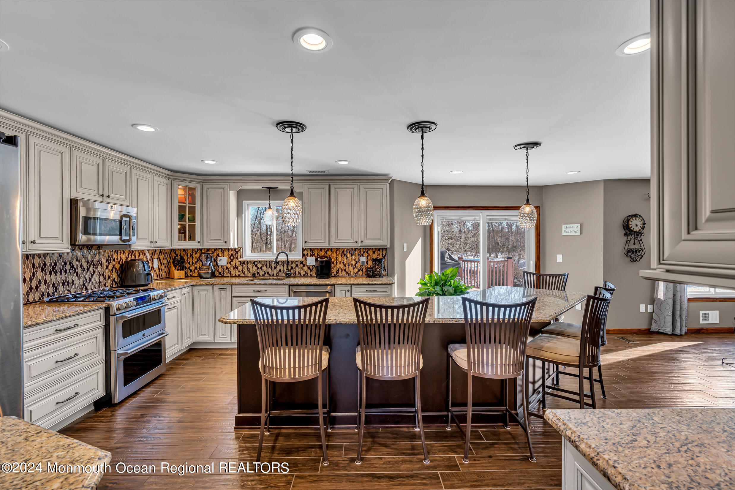 63 West Shenendoah Road Howell, NJ 07731 - Photo 39 of 107 5 (35)