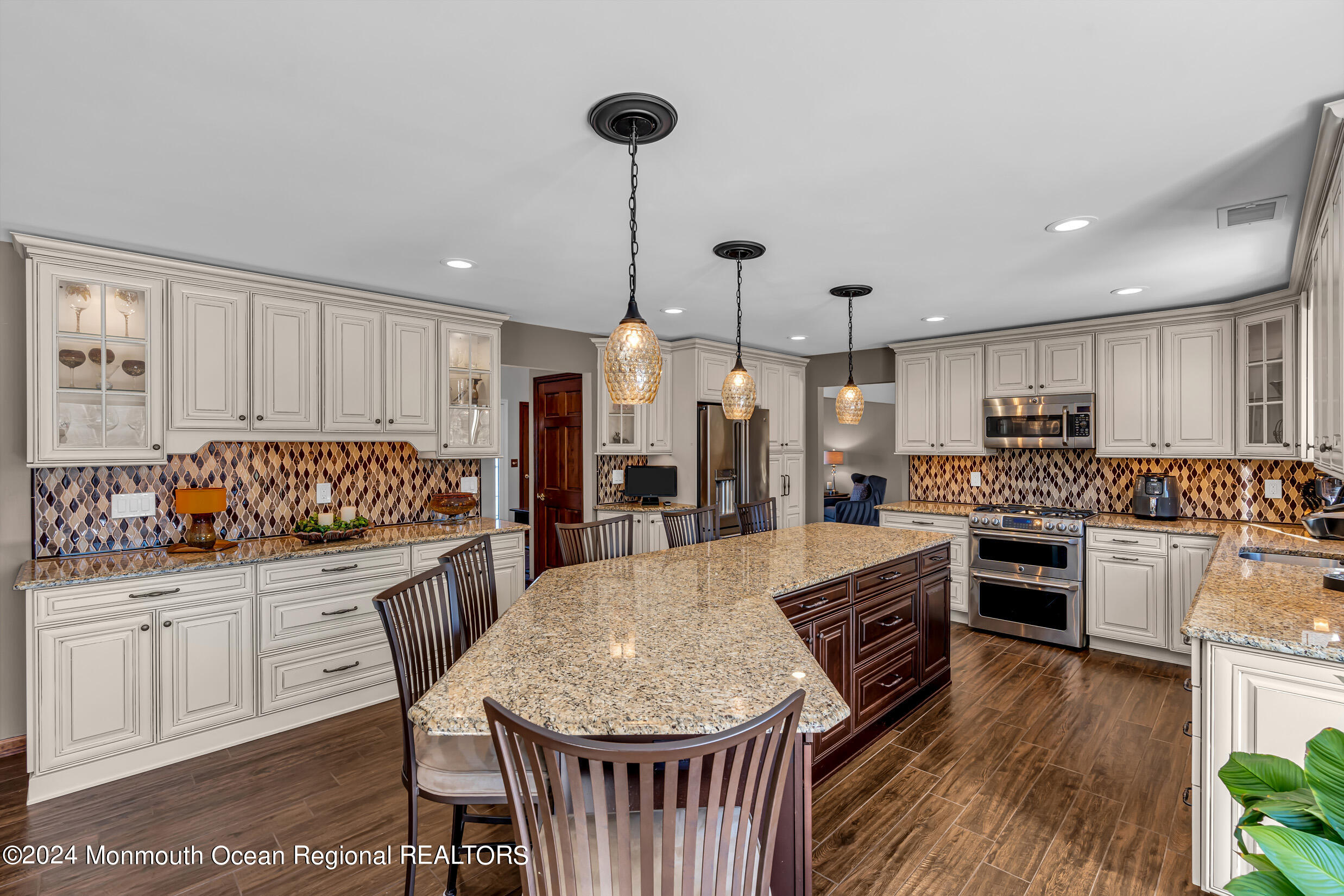 63 West Shenendoah Road Howell, NJ 07731 - Photo 43 of 107 5 (39)