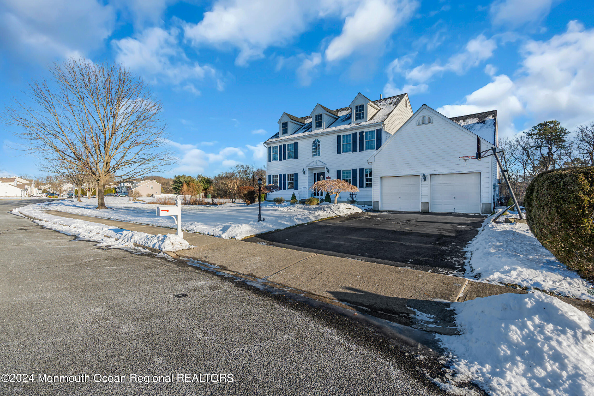 63 West Shenendoah Road Howell, NJ 07731 - Photo 7 of 107 3 (6)