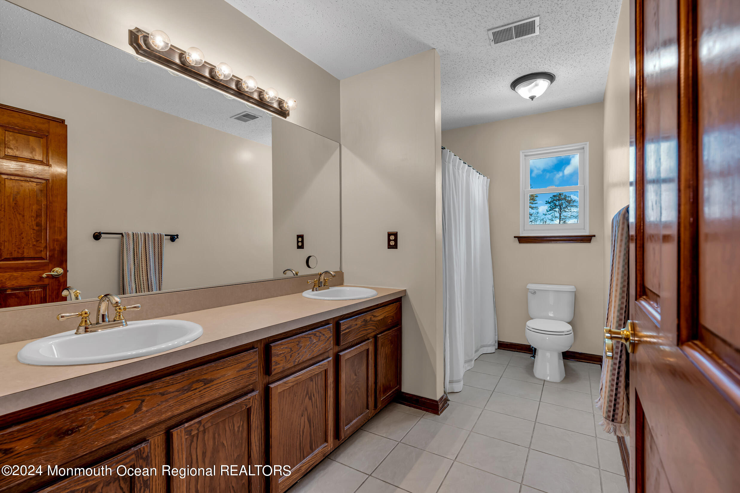 63 West Shenendoah Road Howell, NJ 07731 - Photo 74 of 107 5 (74)