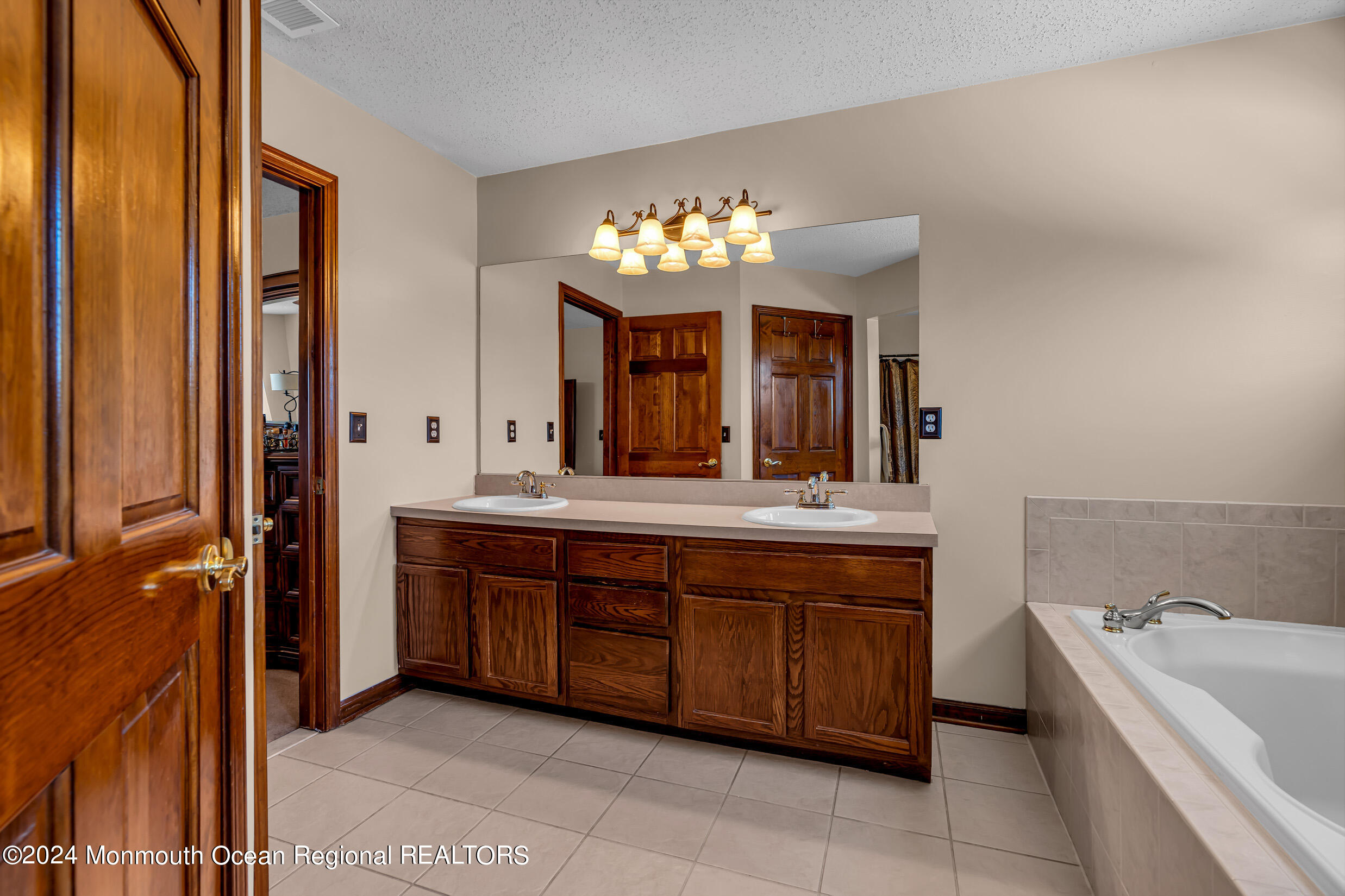 63 West Shenendoah Road Howell, NJ 07731 - Photo 89 of 107 5 (90)