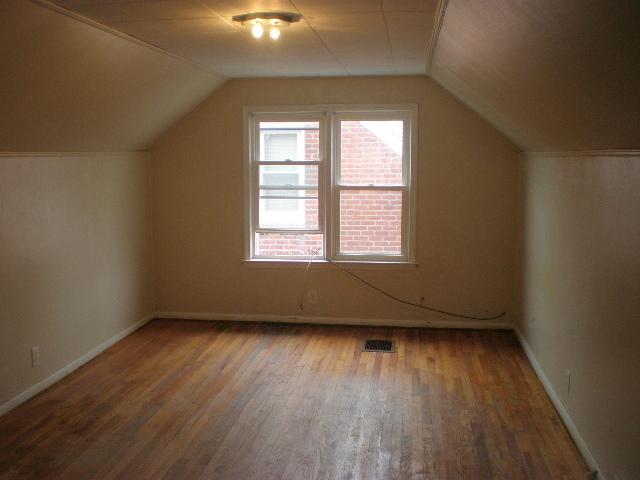 400 Sherbourne Street Inkster, MI 48141 - Photo 3 of 6 31051793-2.JPG