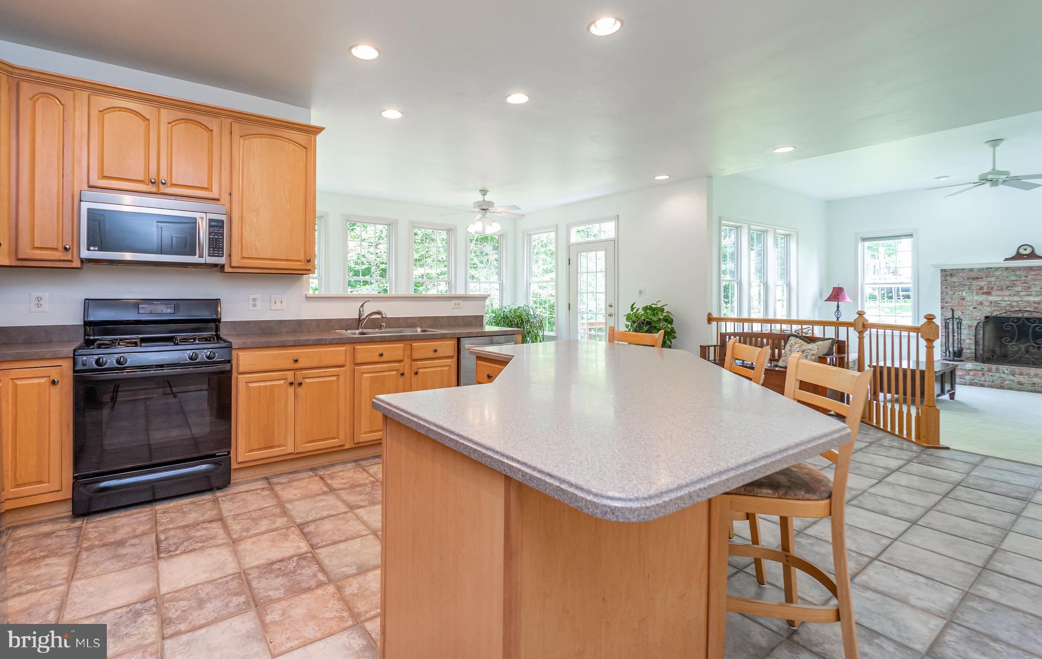 907 Longbow Road Mount Airy, MD 21771 - Photo 9 of 42 Gallery Image 9