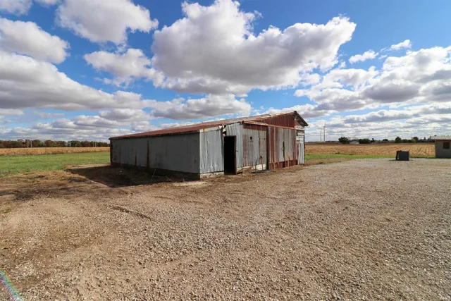 $249,900 | 8829 South 27th Highway, Portland, IN 47371
