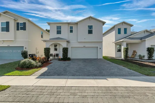 $4,500 | 1827 Lake Cove Drive, Lake Worth, FL 33460