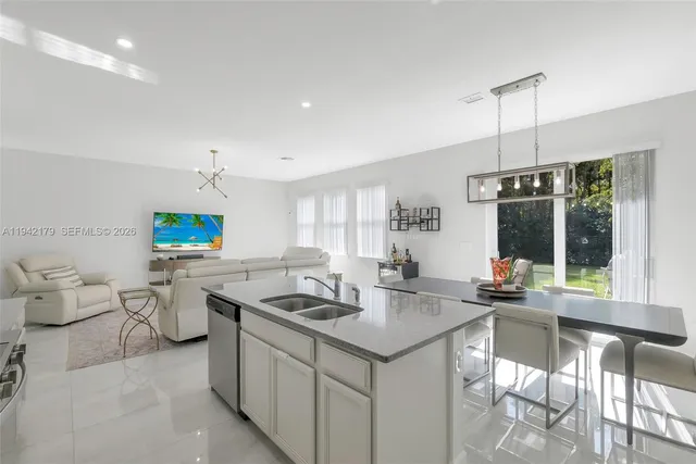 $4,500 | 1827 Lake Cove Drive, Lake Worth, FL 33460