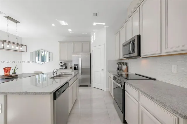 $4,500 | 1827 Lake Cove Drive, Lake Worth, FL 33460