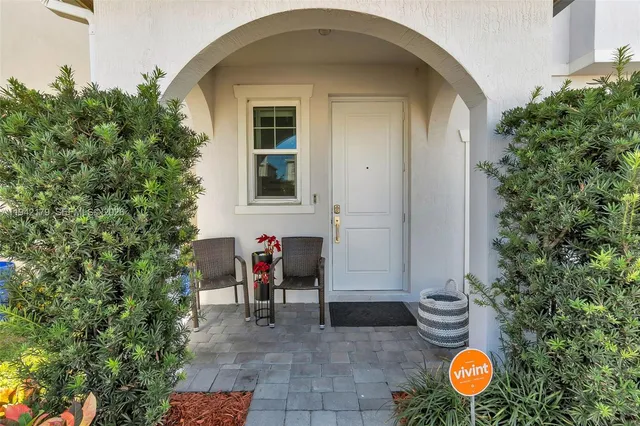 $4,500 | 1827 Lake Cove Drive, Lake Worth, FL 33460