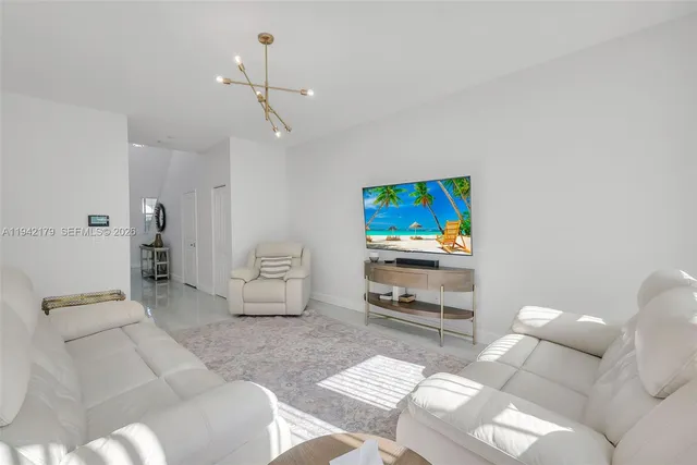 $4,500 | 1827 Lake Cove Drive, Lake Worth, FL 33460