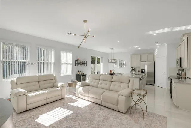 $4,500 | 1827 Lake Cove Drive, Lake Worth, FL 33460