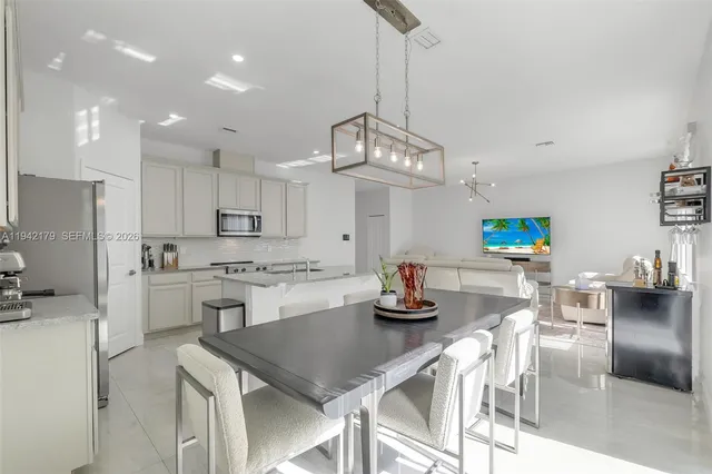 $4,500 | 1827 Lake Cove Drive, Lake Worth, FL 33460