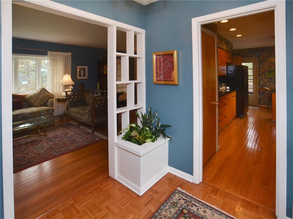 24 Holland Road Churchill, PA 15235 - Photo 11 of 25 Gallery Image 11
