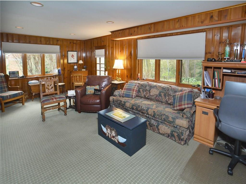 24 Holland Road Churchill, PA 15235 - Photo 18 of 25 Gallery Image 18