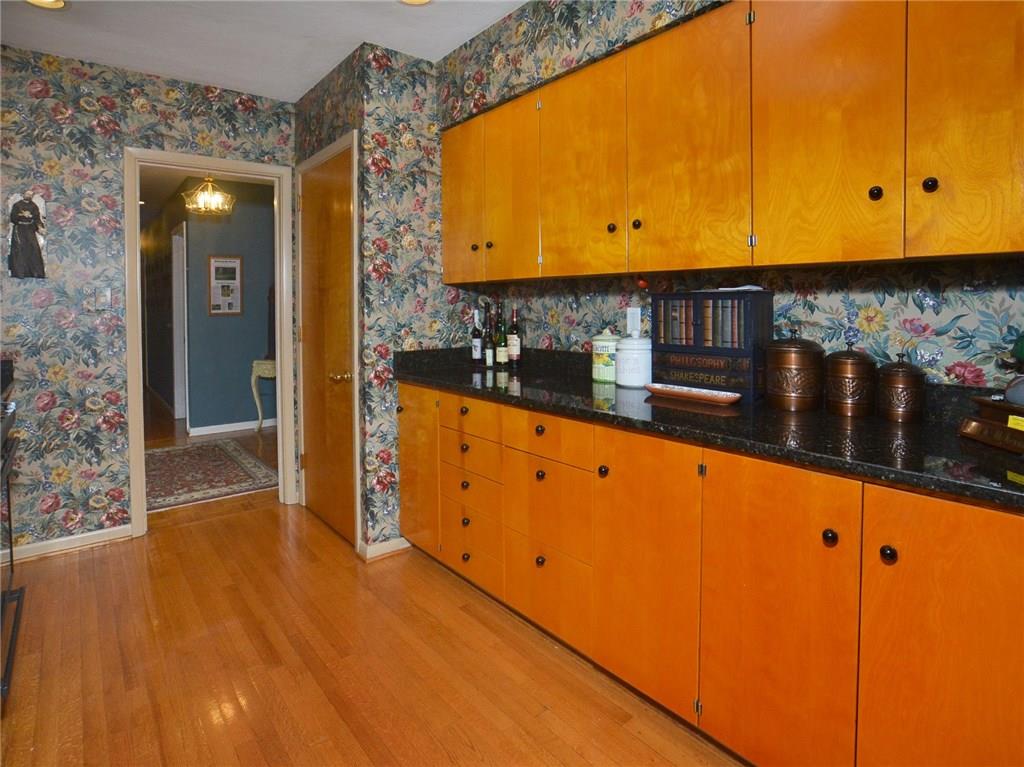 24 Holland Road Churchill, PA 15235 - Photo 4 of 25 Gallery Image 4