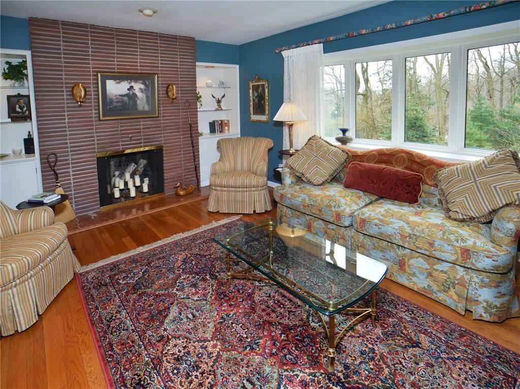 24 Holland Road Churchill, PA 15235 - Photo 8 of 25 Gallery Image 8