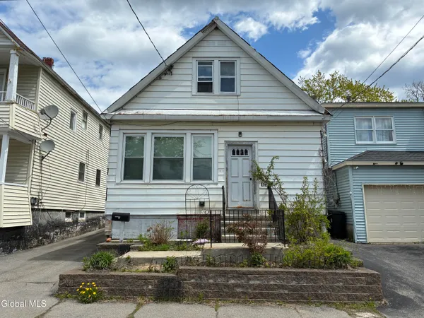 $40,000 | 1355 Pleasant Street, Schenectady, NY 12303