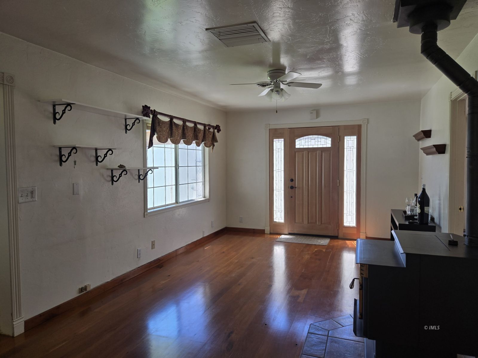 1443 Shelly Creek Road Bishop, CA 93514 - Photo 12 of 19 Room