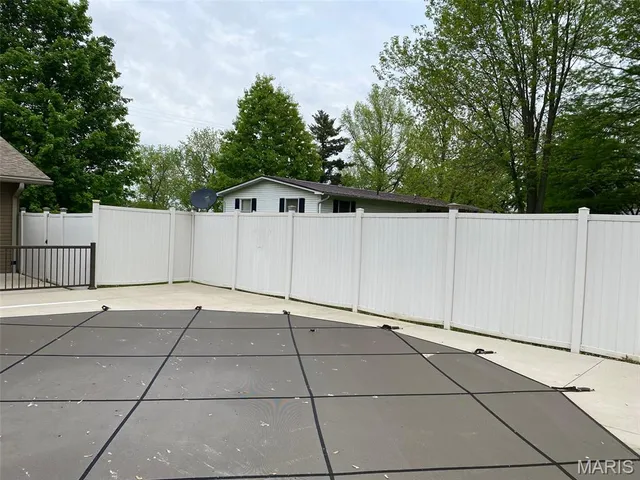 $237,500 | 506 East Bertolino Avenue, Nokomis, IL 62075