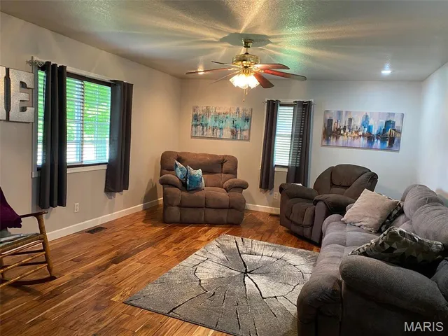 $237,500 | 506 East Bertolino Avenue, Nokomis, IL 62075