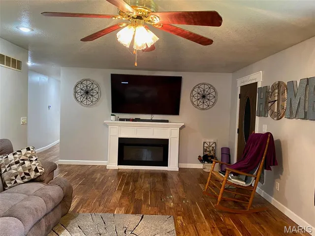 $237,500 | 506 East Bertolino Avenue, Nokomis, IL 62075