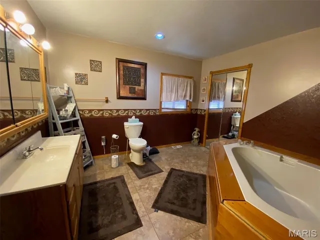 $237,500 | 506 East Bertolino Avenue, Nokomis, IL 62075