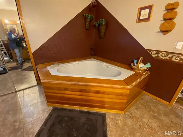 $237,500 | 506 East Bertolino Avenue, Nokomis, IL 62075