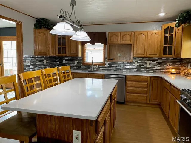 $237,500 | 506 East Bertolino Avenue, Nokomis, IL 62075