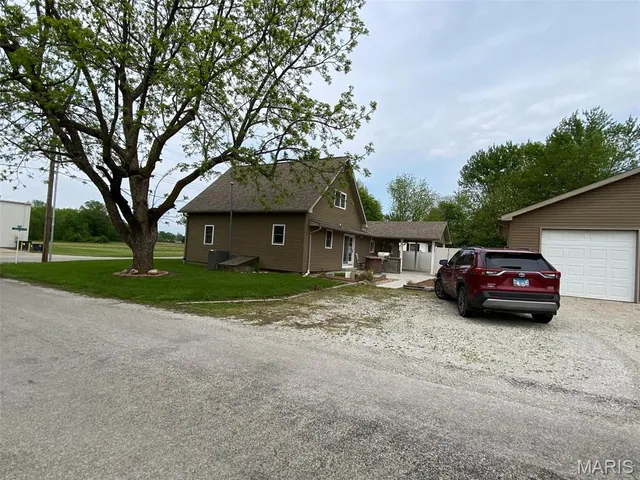 $237,500 | 506 East Bertolino Avenue, Nokomis, IL 62075