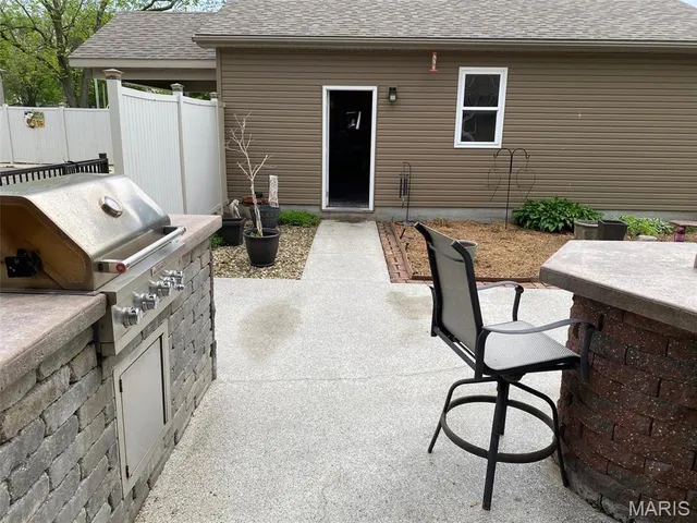 $237,500 | 506 East Bertolino Avenue, Nokomis, IL 62075