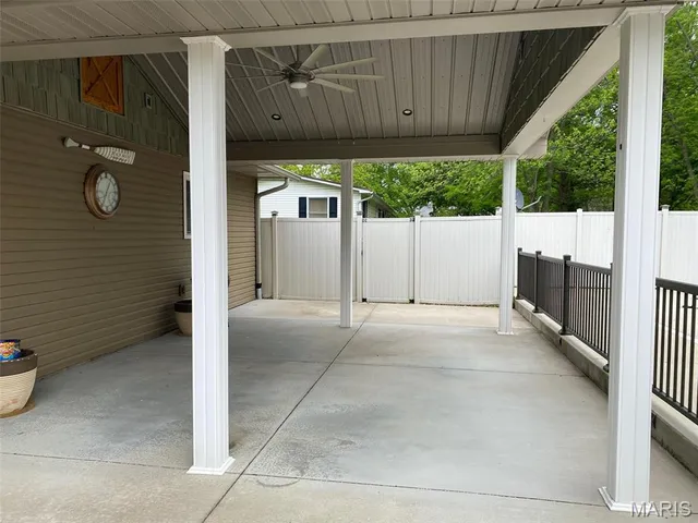 $237,500 | 506 East Bertolino Avenue, Nokomis, IL 62075