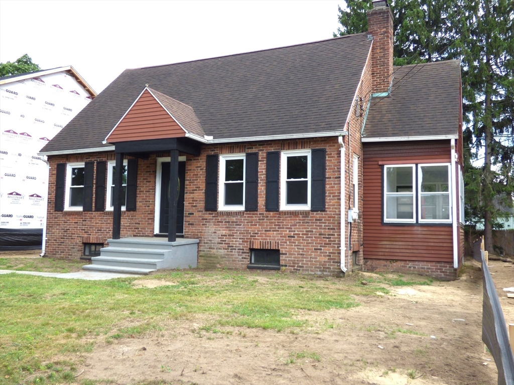 21 Wrona Street Springfield, MA 01151 - Photo 2 of 36
