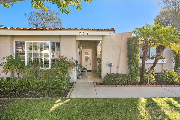 $919,900 | 27952 Calle Casal, Mission Viejo, CA 92692