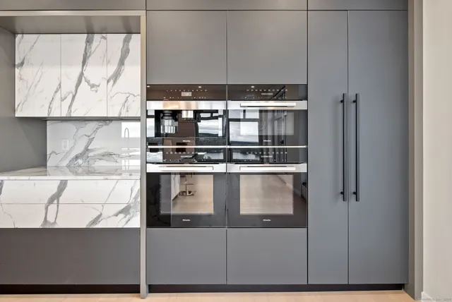 $6,950 | 235 East River Drive, Unit 1701, East Hartford, CT 06108