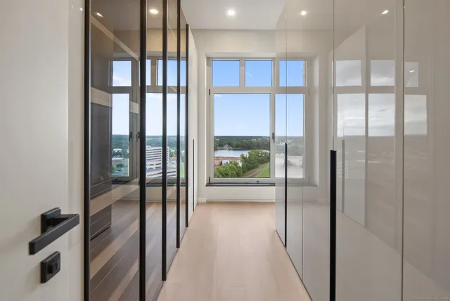 $6,950 | 235 East River Drive, Unit 1701, East Hartford, CT 06108