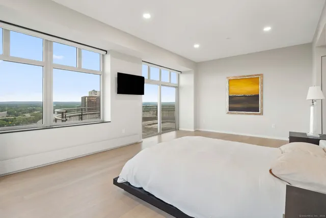 $6,950 | 235 East River Drive, Unit 1701, East Hartford, CT 06108