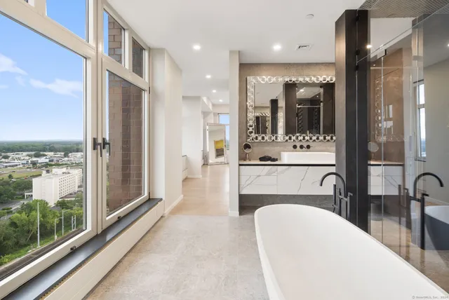 $6,950 | 235 East River Drive, Unit 1701, East Hartford, CT 06108