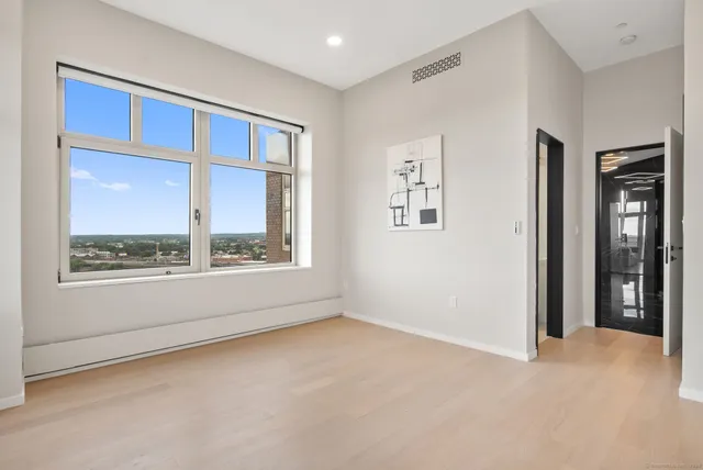 $6,950 | 235 East River Drive, Unit 1701, East Hartford, CT 06108