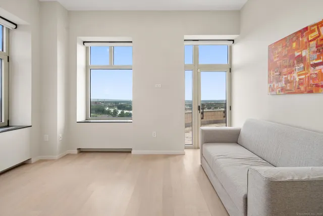 $6,950 | 235 East River Drive, Unit 1701, East Hartford, CT 06108