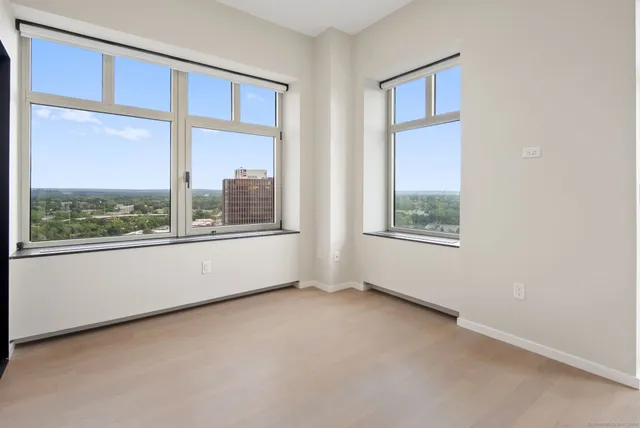 $6,950 | 235 East River Drive, Unit 1701, East Hartford, CT 06108