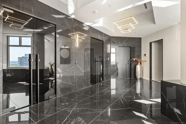 $6,950 | 235 East River Drive, Unit 1701, East Hartford, CT 06108