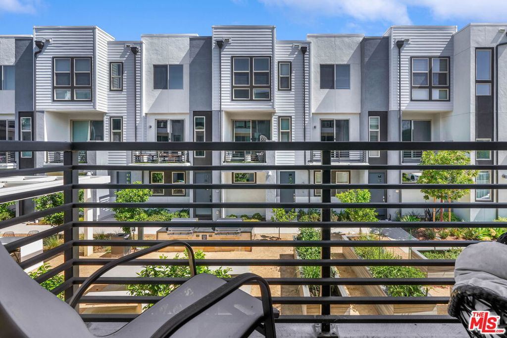 305 Placemark Irvine, CA 92614 - Photo 2 of 20