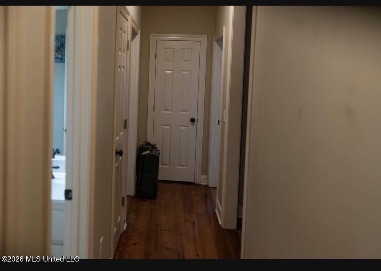 620 Turnberry Lane Ridgeland, MS 39157 - Photo 23 of 30 Hallway to Laundry Room