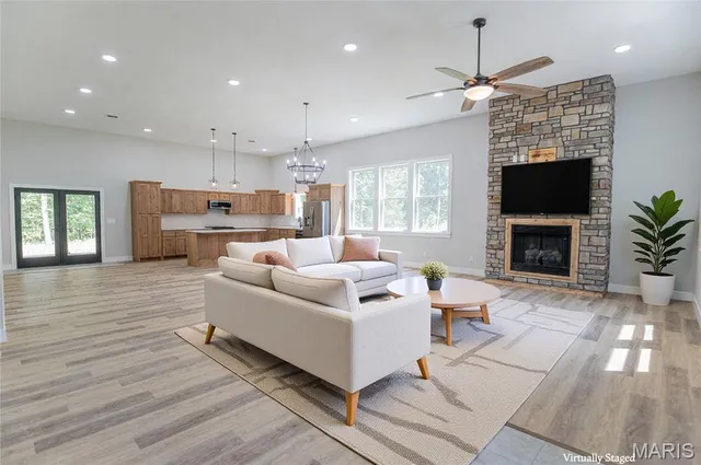 $589,900 | 20167 County Road 7300, Newburg, MO 65550