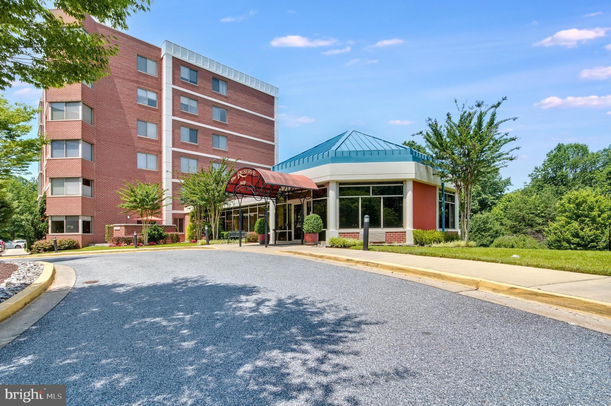 940 Astern Way, Unit 309 Annapolis, MD 21401 - Photo 2 of 52 a front view of a building with street view
