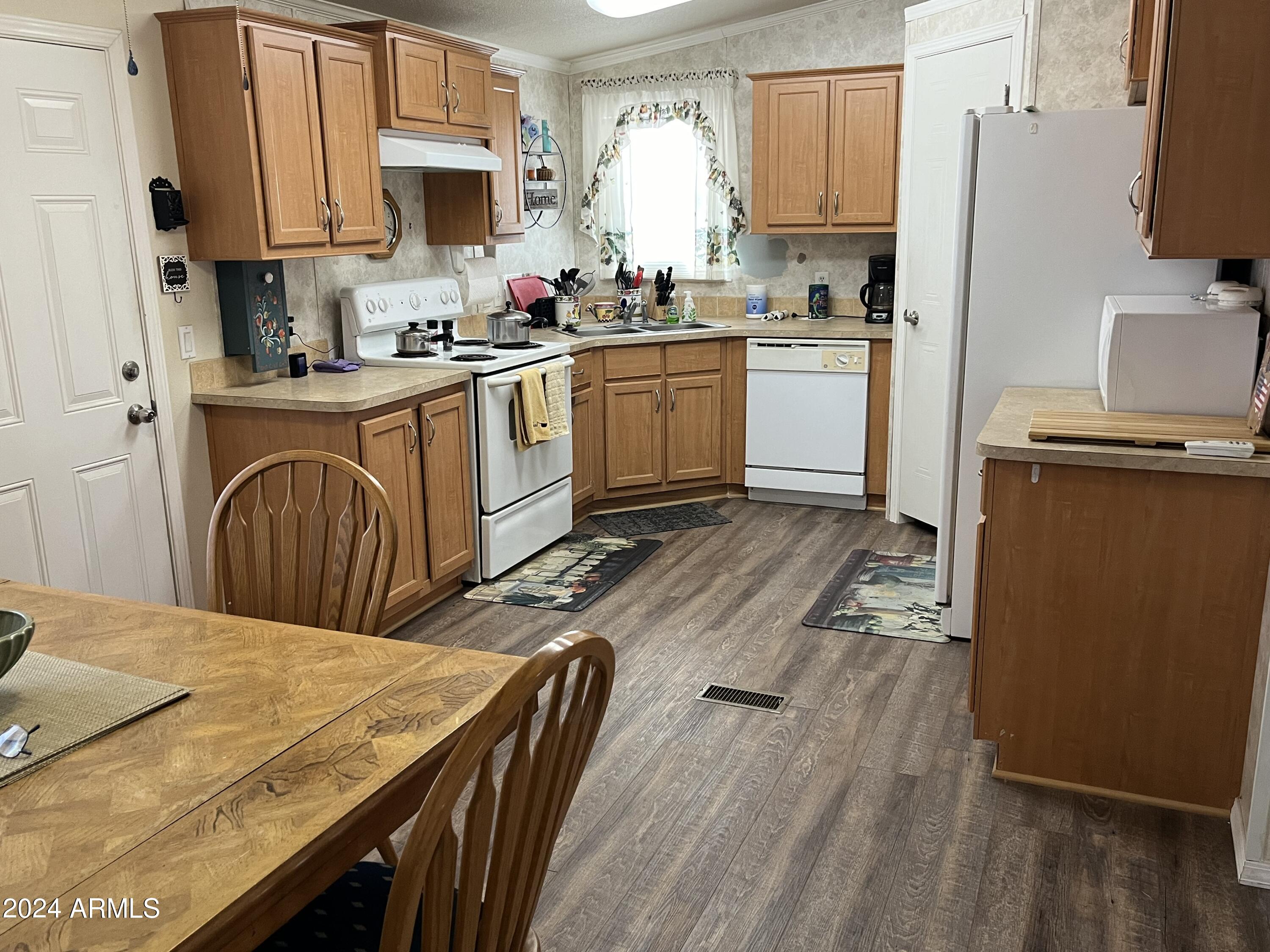 310 South Cedar Mill Road Payson, AZ 85541 - Photo 6 of 20 KITCHEN