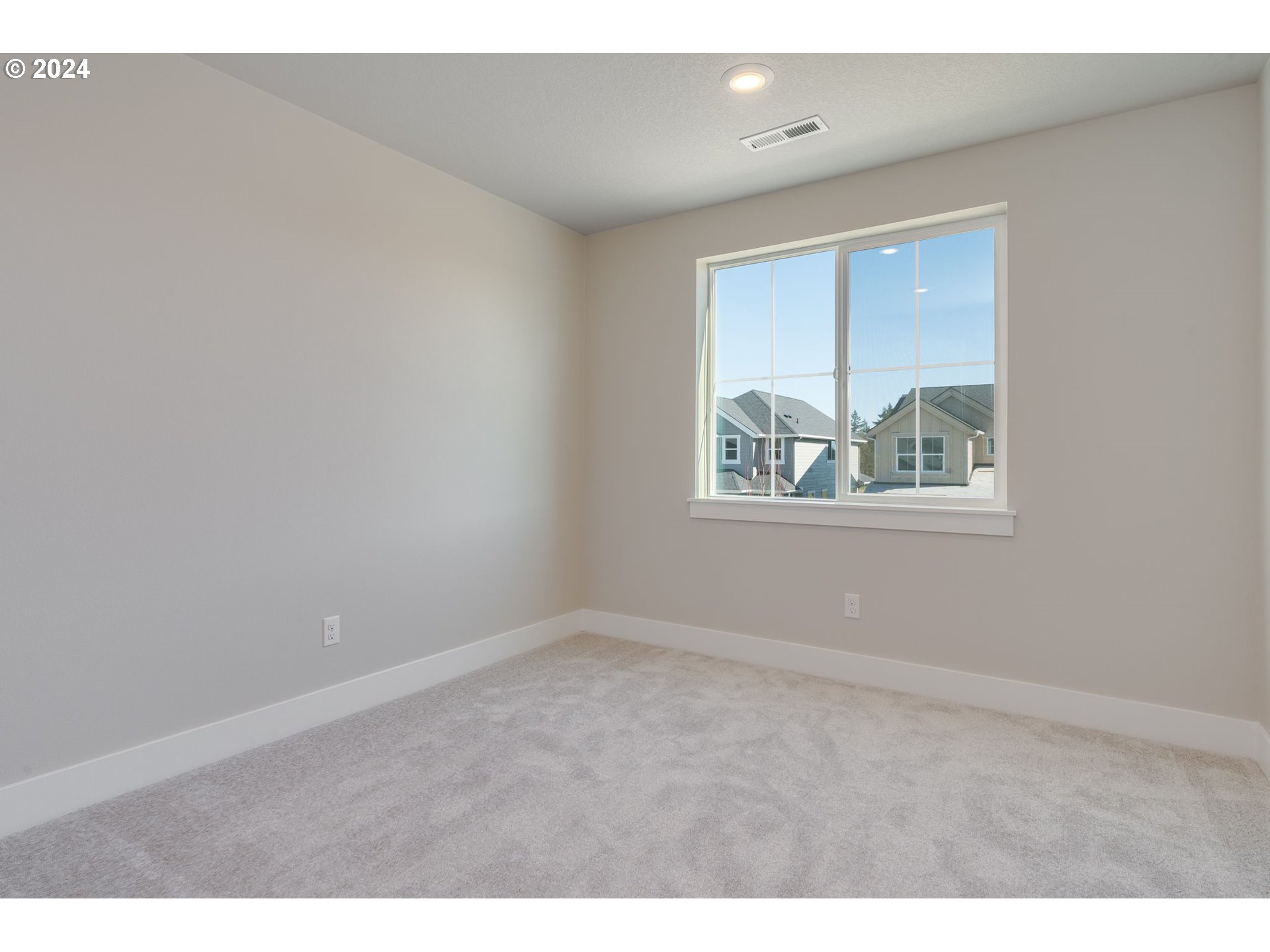 3703 South Arwana Lane Ridgefield, WA 98642 - Photo 34 of 35 a view of an empty room with a window